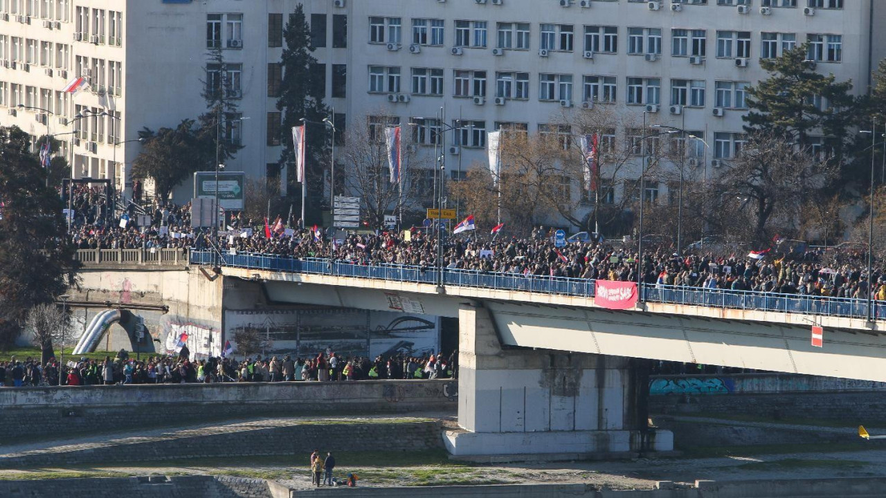 studenti, studentski protest, blokada mostova
