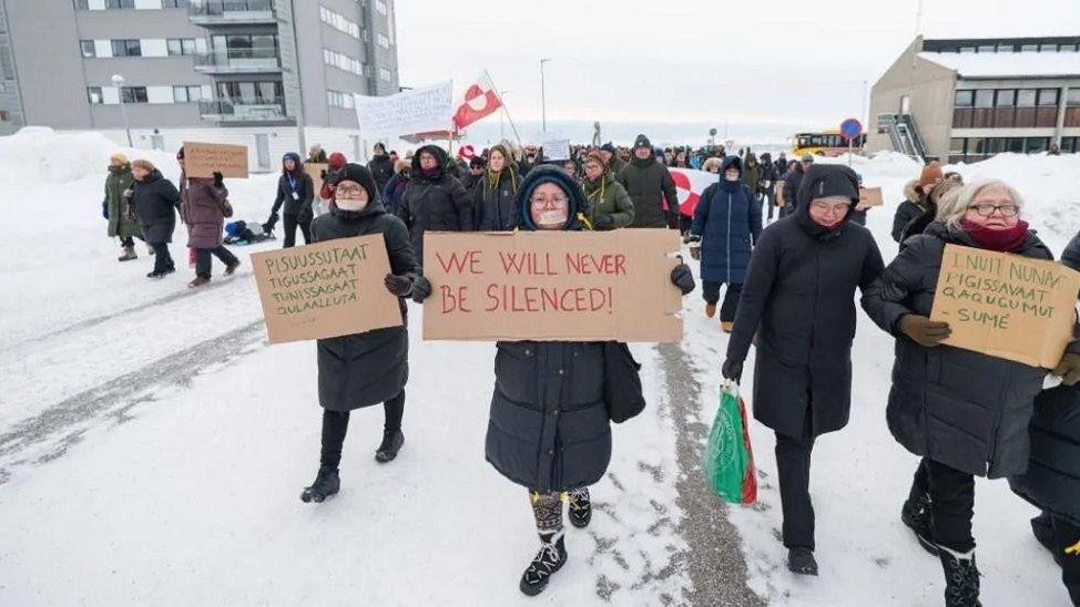 Tenzije između Grenlanda i Danske su pojačane zbog prethodnog maltretiranja Inuita od strane Danaca