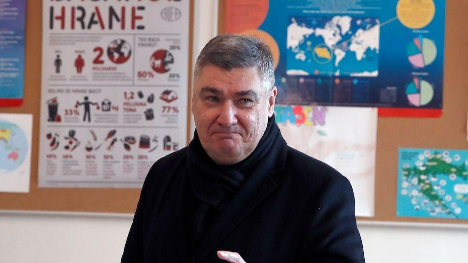 Aktuelni predsednik Zoran Milanović glasa na svom biračkom mestu