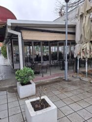 Potreban radnik-ca za rad u kafiću u TC Piramida na Novom Beogradu Kontakt: 063242995 – POSAO